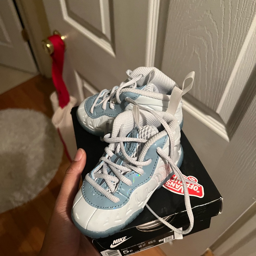 Kids shoes